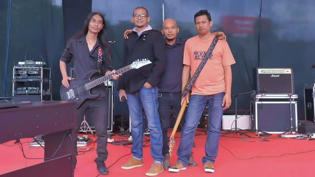Mr X Band Mahadewi Semarak Festival Flobamorata 2017 HUT NTT 59th YouTube