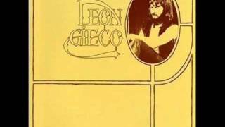 Video thumbnail of "León Gieco - El que queda solo"