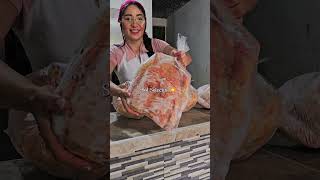Arreglando pollos doble pechuga