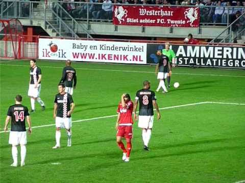FC Twente vs PSV "singing Bryan Ruiz"