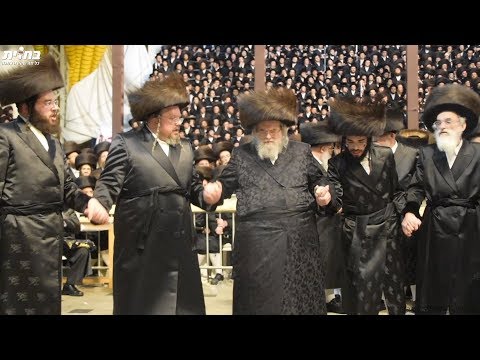 תיעוד היסטורי הריקוד בחתונת נכד האדמו ר מבעלזא ששבר את כל השיאים Belz Mitzvah Tantz 5778 