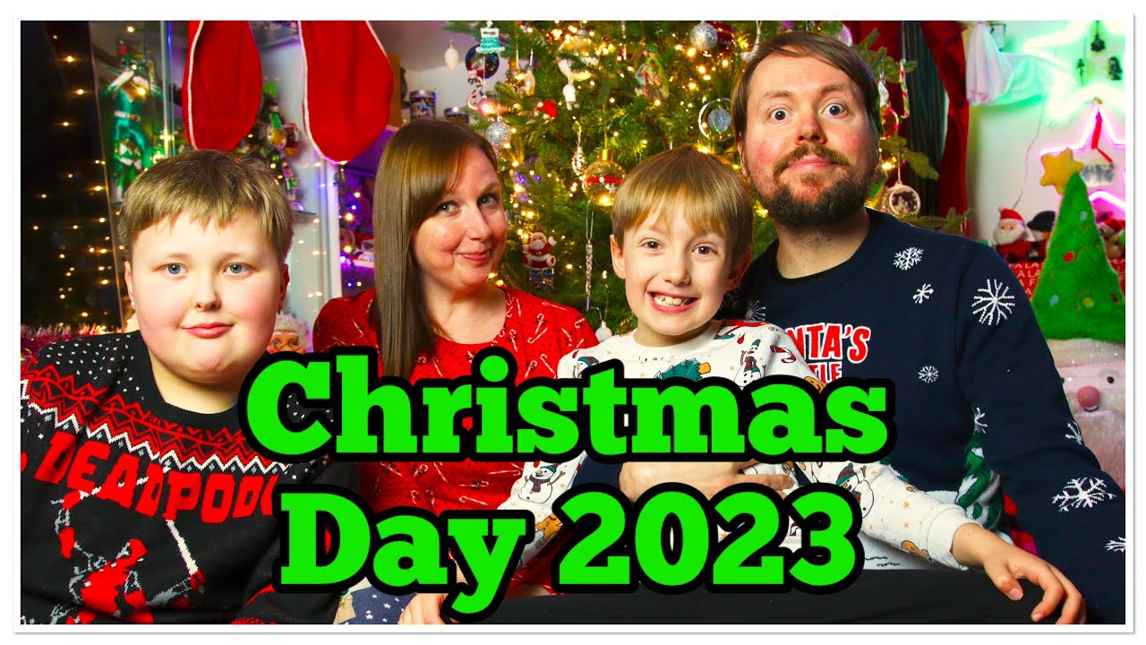 Christmas 2023-opening presents