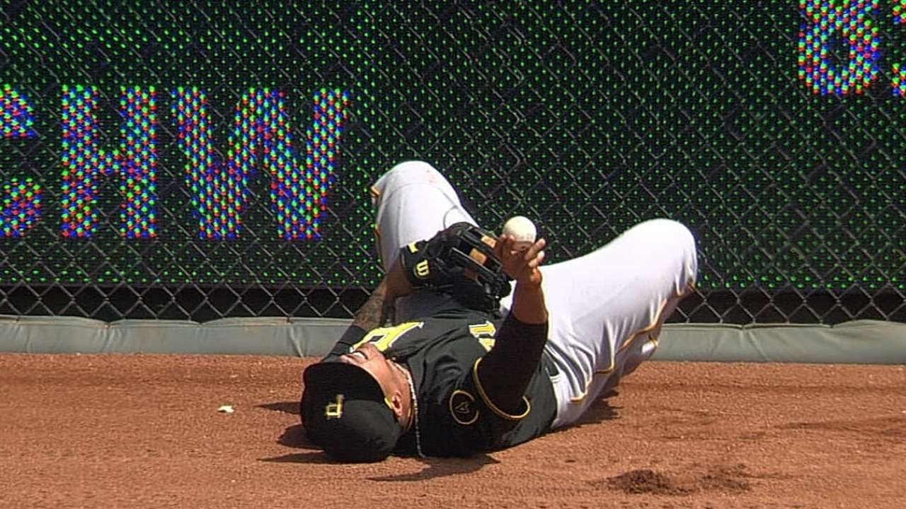 Tabata exits with injury after stellar catch