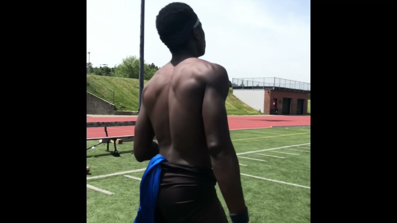 DUAL THREAT QUARTERBACK !!! Denilson Valeus accuracy training🔥