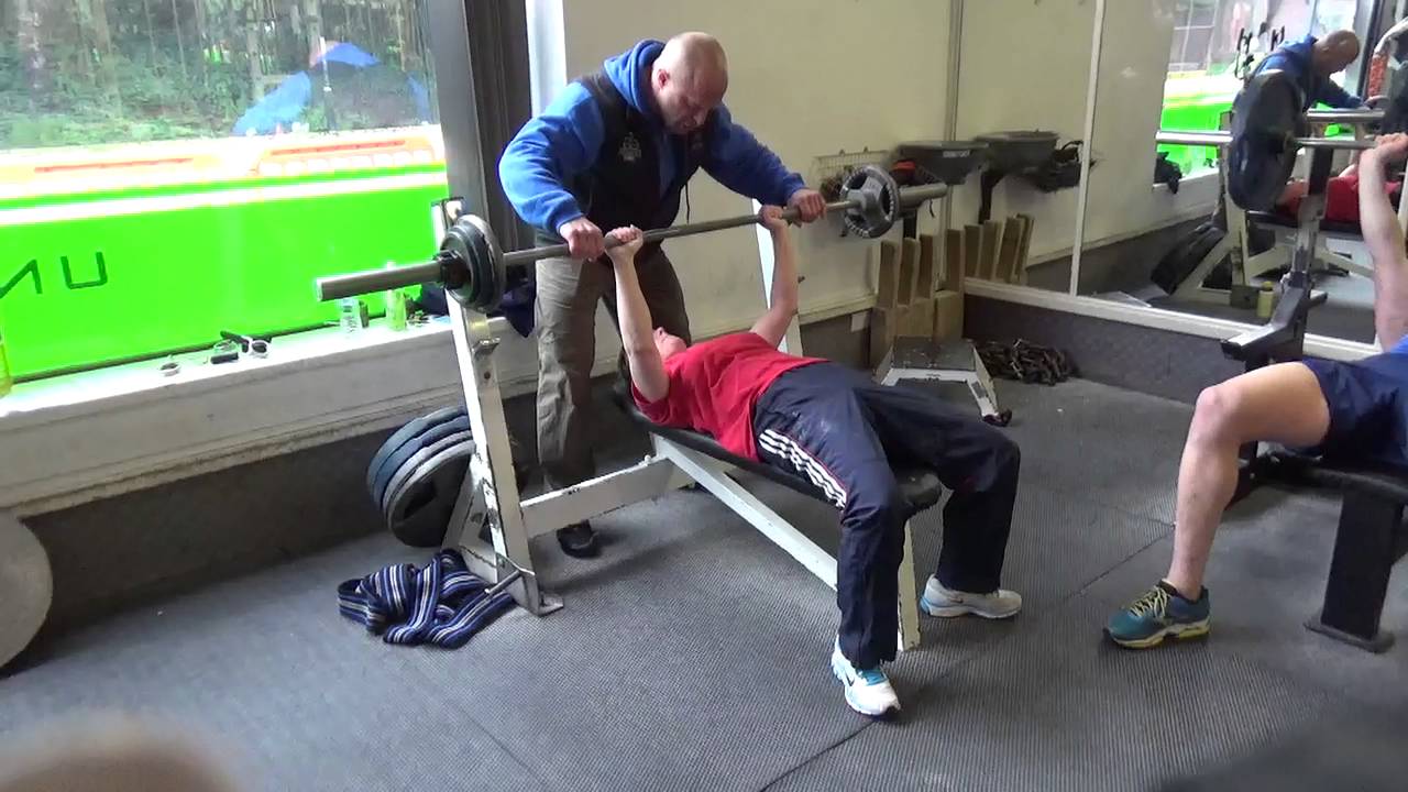 unique fitness lindsay hardwick benches 37.5kg 62kg YouTube