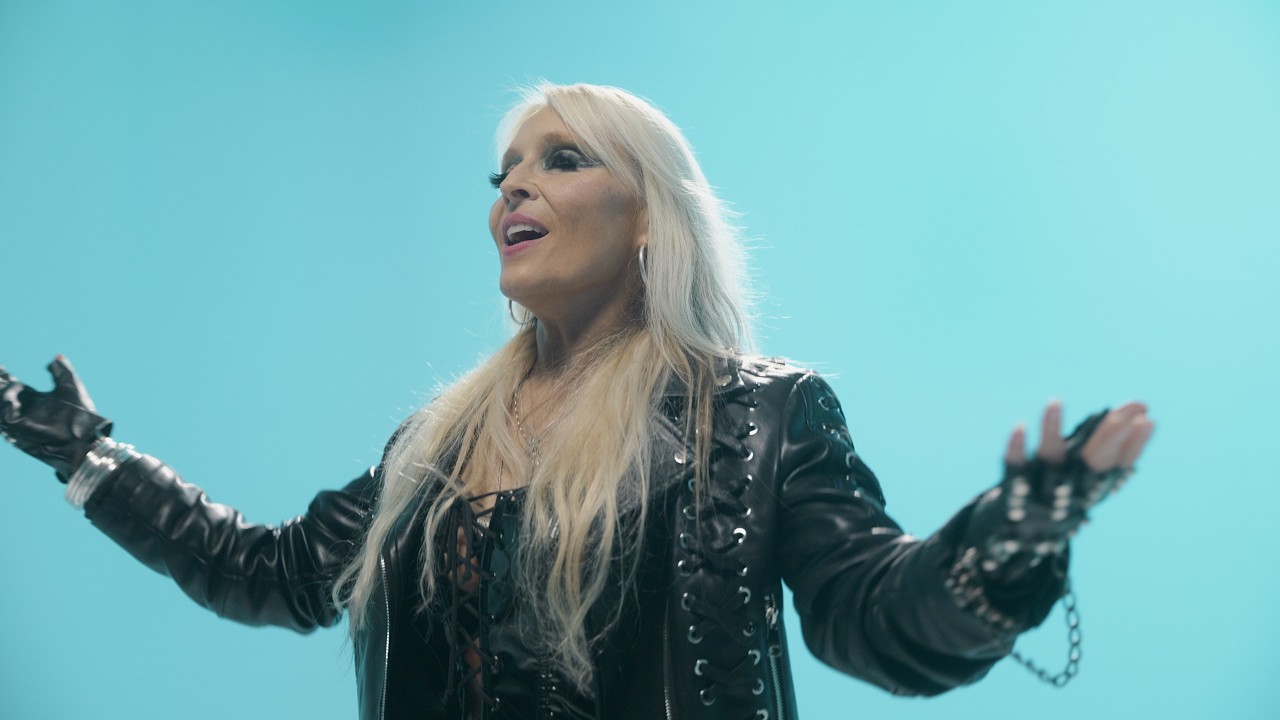 DORO veröffentlicht neue Ballade „You R Not Alone“ samt Musikvideo