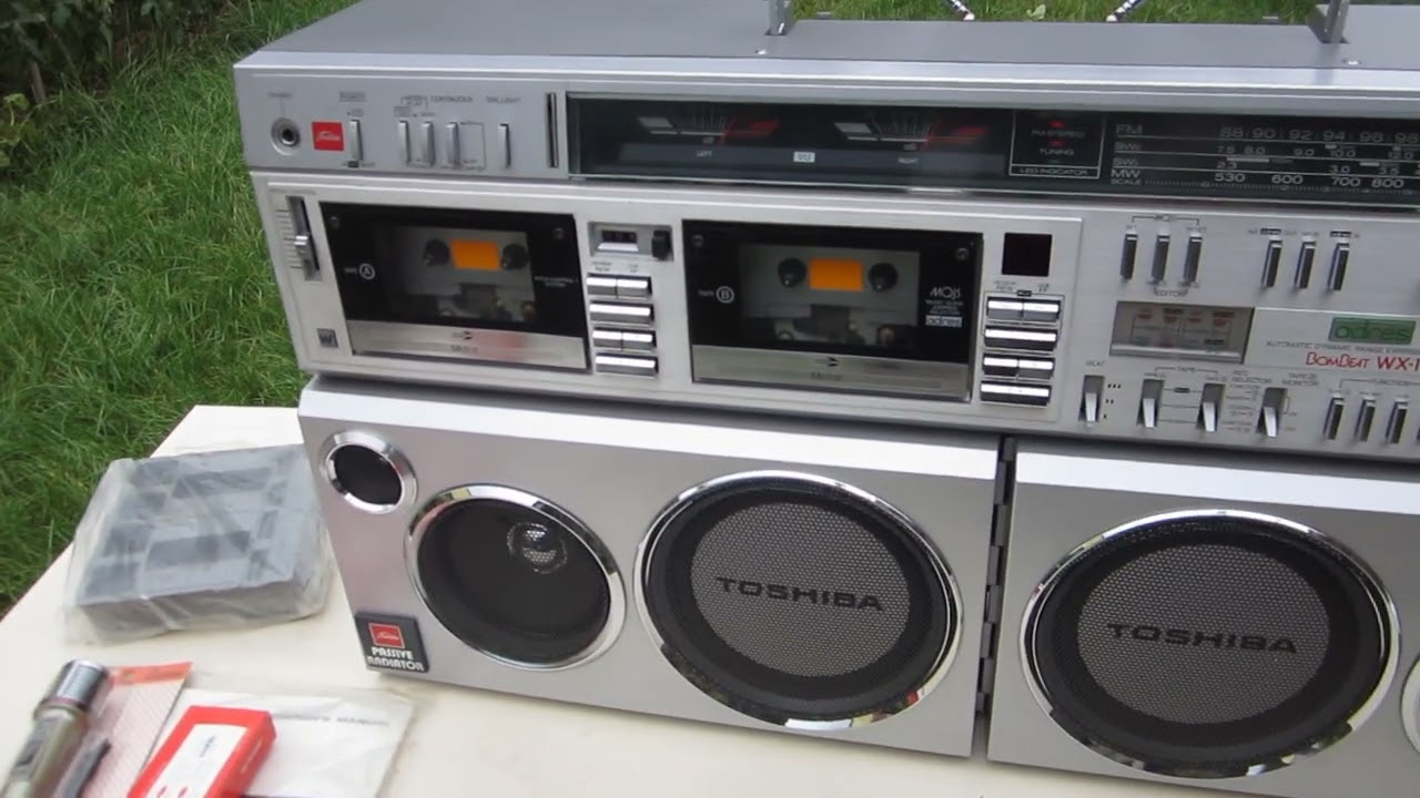 Vintage Toshiba Rt-S983 Bombeat Wx-1 Radio Cassette - YouTube