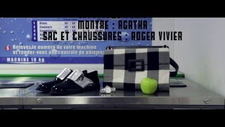 Angela En Costume Pied De Poule