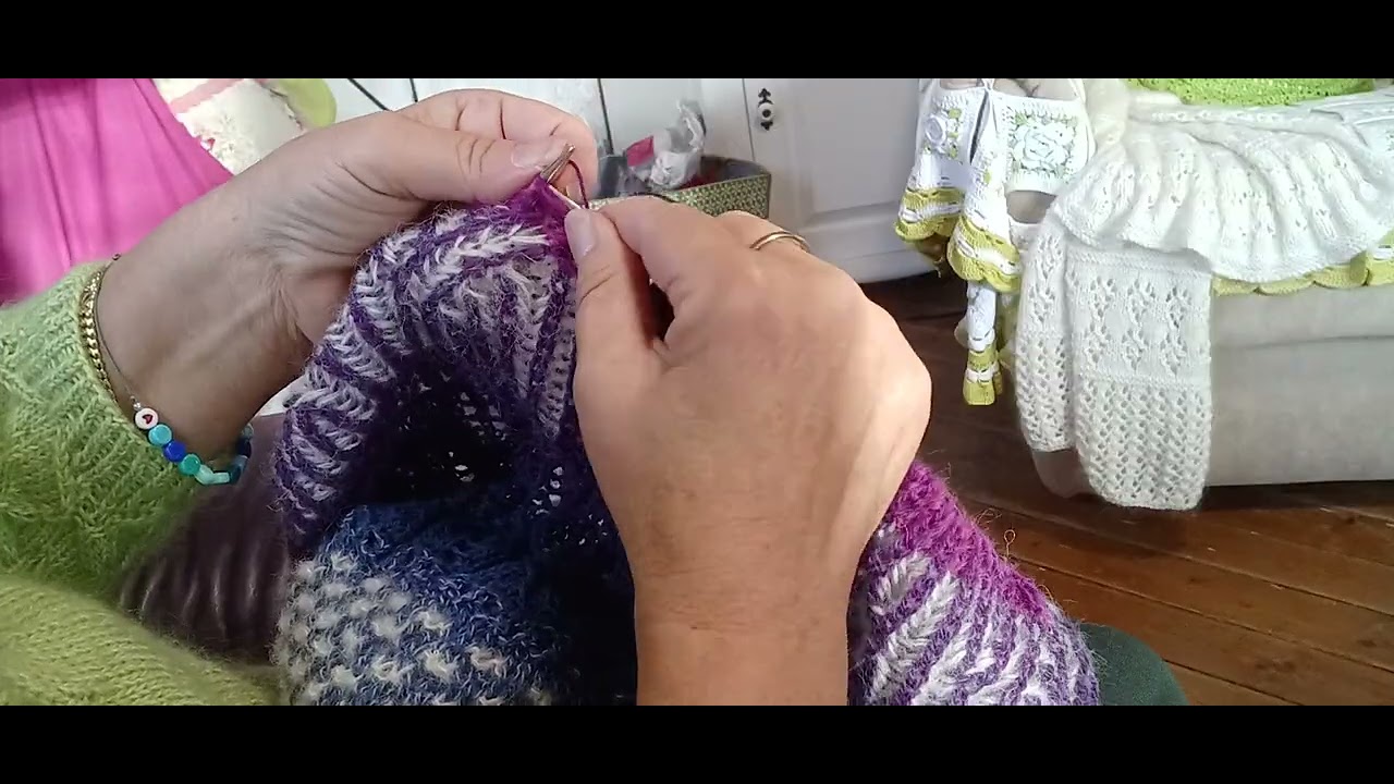 Brioche  Spitze im Halbmond 🌙 Tuch Teil 7.....viel Freude weiterhin 🥰😊