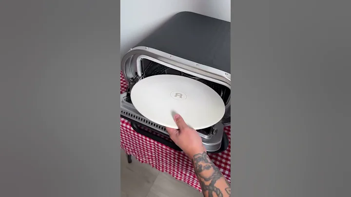 Cooks pizza like a pro with Evolve Electric Oven ⚡️  #revolvepizzaoven