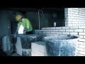 Это видео о работе каменщика в паре каменщик + помощник. Устраивайтесь поудобнее..