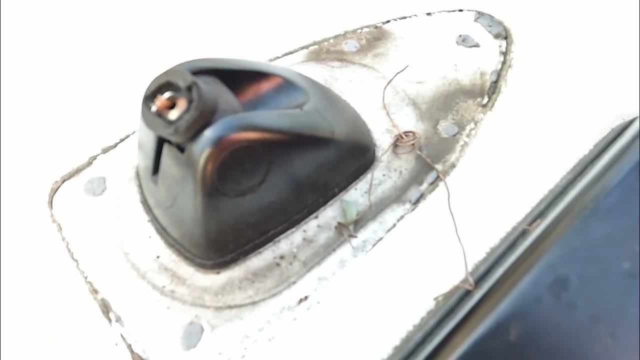 How to Replace the Antenna for a (20042009) Lexus RX350, RX330, RX400H