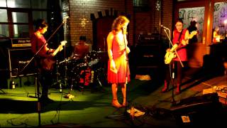 Video thumbnail of "The BRUNETTEZ at Fête de la Musique — Sugar Blues"