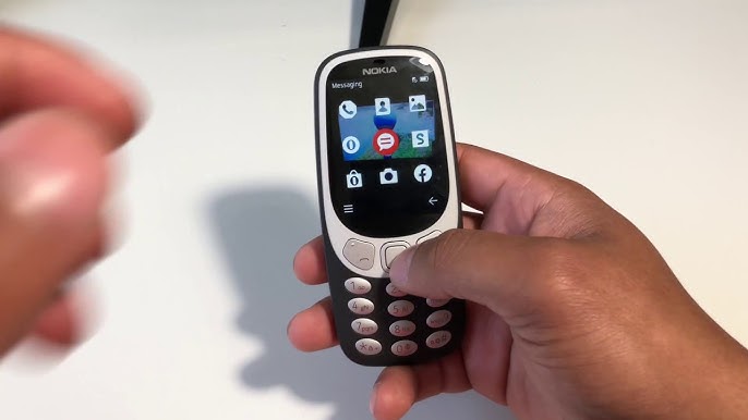 No dia mundial da cobra, Nokia destaca remake do game snake em seu celular  'raiz