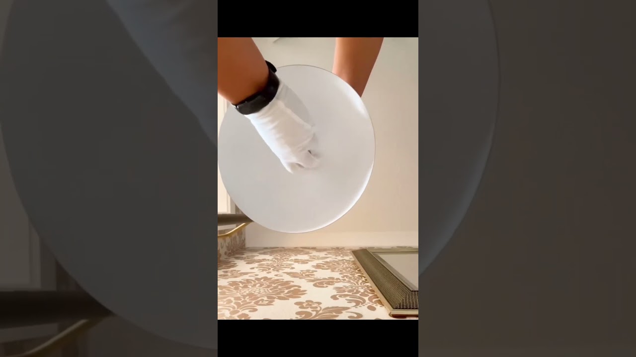 Gold Arc Floor Lamp – Elegant Lighting for Hallways | Vela Decor