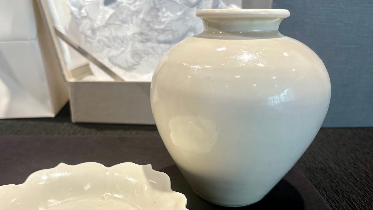 A Few Fair Porcelain - Xing White-glazed 'Ying' Jar 晚唐邢窯「盈
