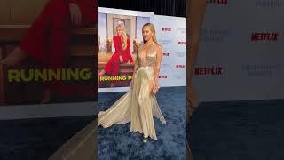 #KateHudson stuns in a gold gown at the #RunningPoint premiere