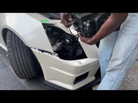 2008-2013 Cadillac CTS - replace headlight bulb without completely