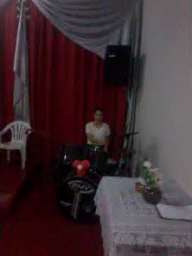 Fernanda fera na bateria