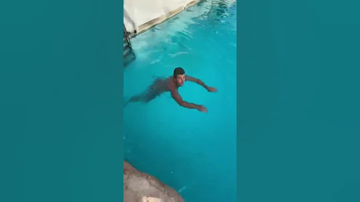 Which one is yours?🤔⬇️ How to jump into the water top-3 ways