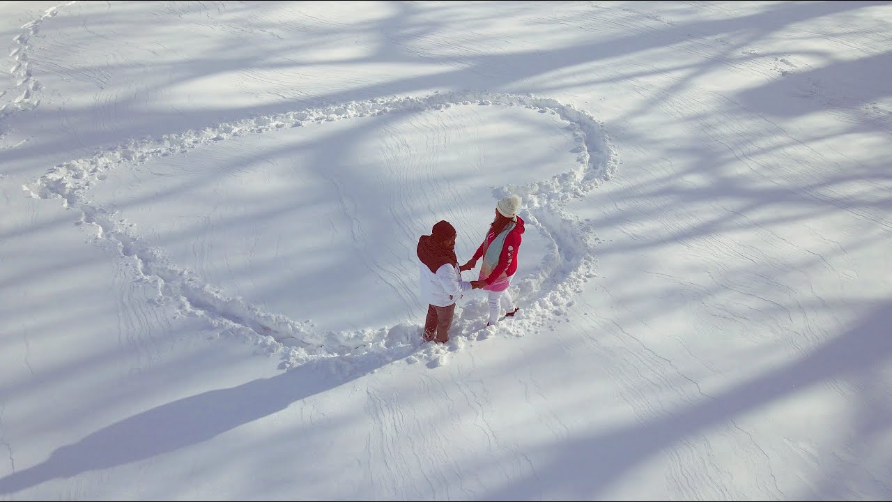 Snow Fun/ Romantic Couple/ Cute/ Snow Photography