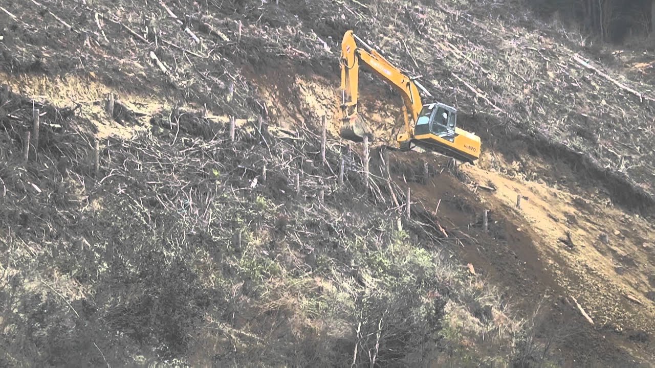 重機で山を削っている動画 The Mountain Is Shaved With The Heavy Industrial Machine Youtube