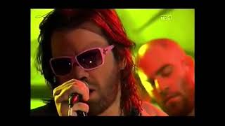 Republic of Loose performing Dolly Parton's classic song 'Two Door Down' on Irish TV 2006