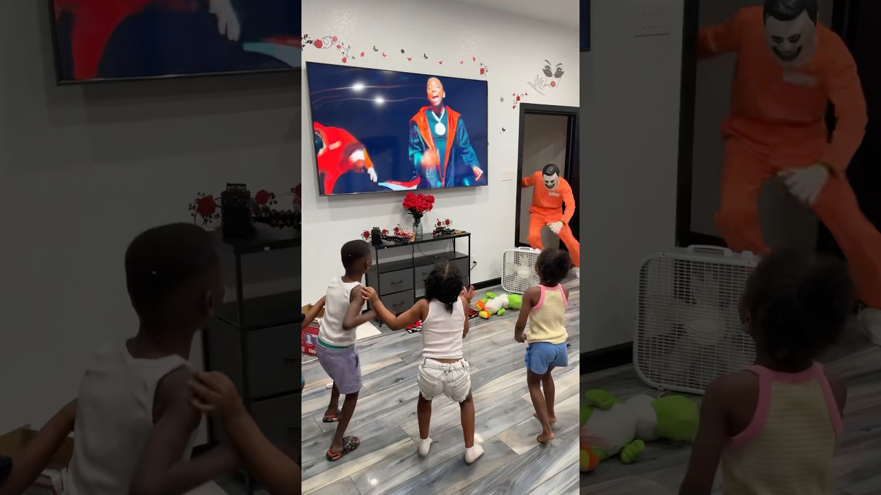 Mr creepy caught kids singing his song #shorts