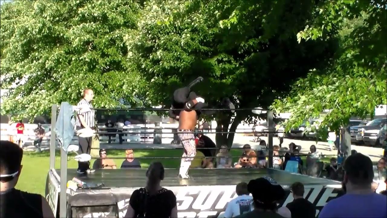 Deonta Davis vs Leon Elliot // Mid America Title Match Supreme Monsters of the Midway 2022 Night 3