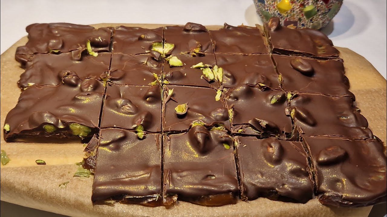 No- bake Date, Pistachio & Chocolate Chunks|Date &Pistachio Energy Bar