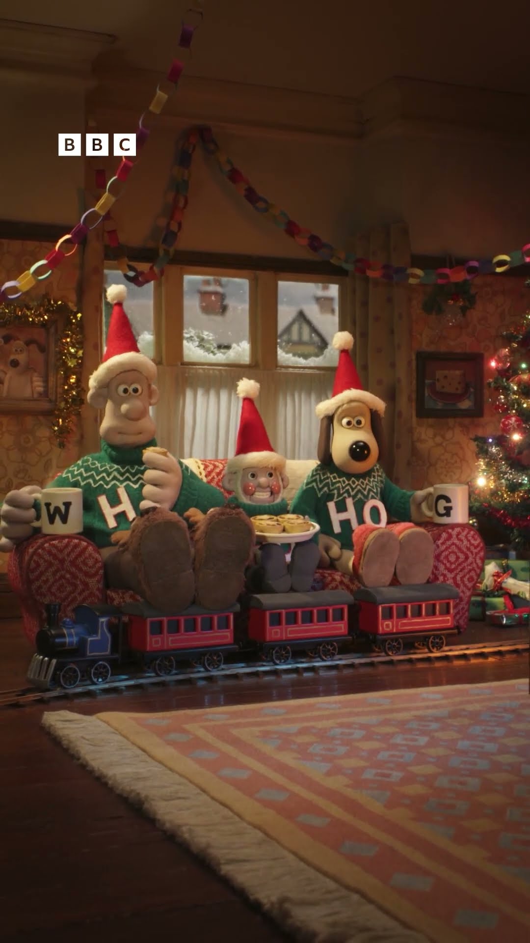 Wallace, Gromit \u0026 Norbot enjoy a mince pie in front of the TV