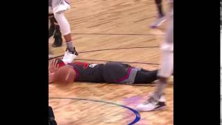 Stephen Curry Lays Down On The Court As Giannis Antetokounmpo Attacks | NBA All Star Game 2017