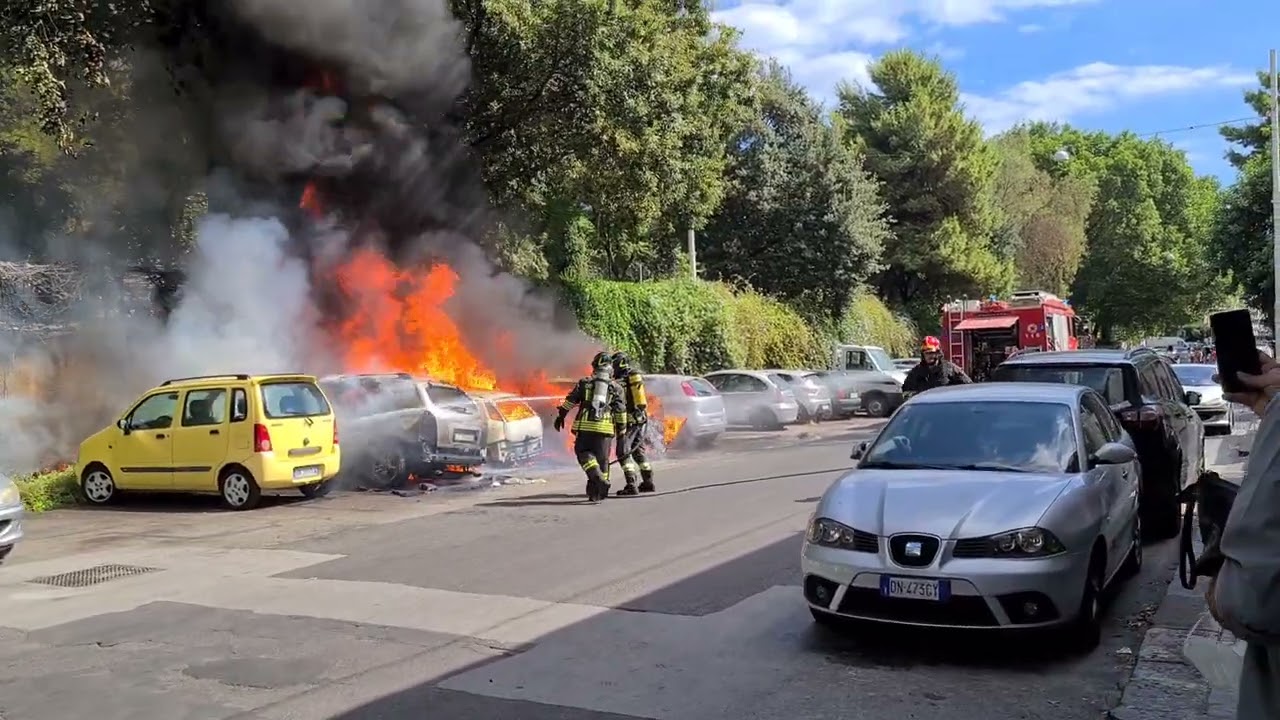 incendio auto Via Sassari 13 09 2022