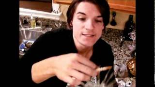 Make Christmas Ornaments with Soda Cans