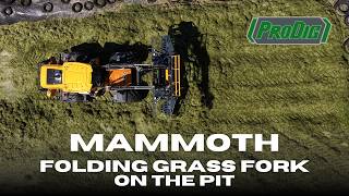 ProDig Mammoth Folding Grass Fork In Action | Silage Pit Work | Mooncoin, Co. Kilkenny