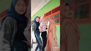 Jilbab Goyang Puser 1