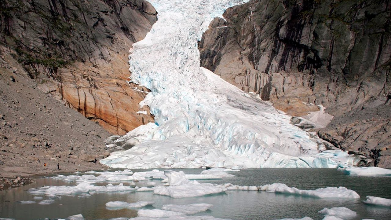 Ледниковые сели сходят в горах Таджикистана из-за резкого потепления. Погода в СНГ
