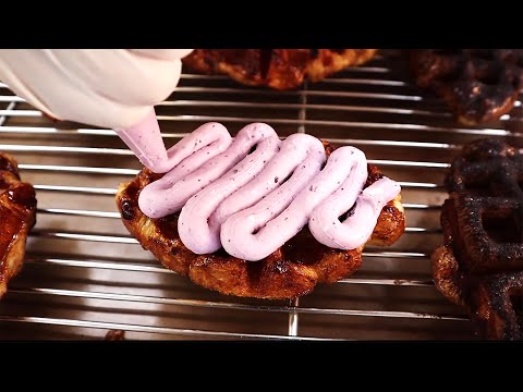 Korean Street Food│CROISSANT WAFFLES│Cheese waffles & Blueberrie waffles
