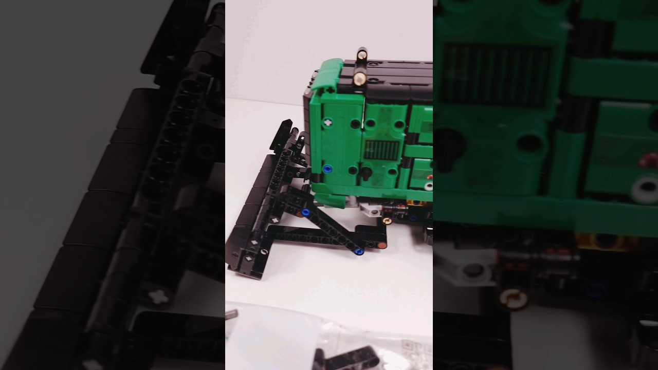 LEGO Technic™ John Deere 948L-II Skidder (42157)[1492 pcs] Building 