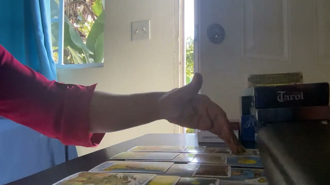 Этот император будет груб с тобой в постели. Он хочет победить тебя ❤️‍🔥❤️