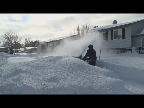 Winter Storm Looms As Holiday Travel Surges - YouTube