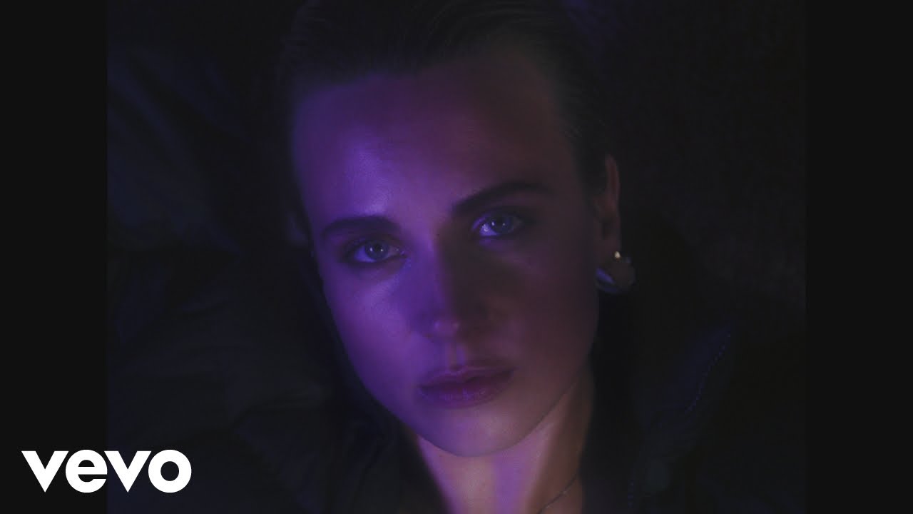 MØ - Imaginary Friend (Official Video) MØ - Imaginary Friend (Official Video)