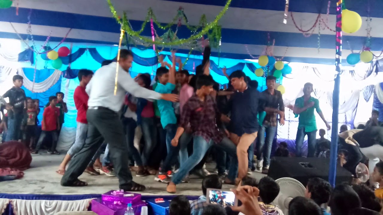 Madhu Sthali Public School enjoying dance with teachers msps