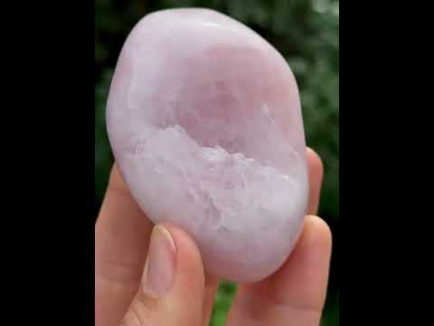 РОЖЕВИЙ КВАРЦ полірована галька - натуральний камінь - Мадагаскар, видео 1