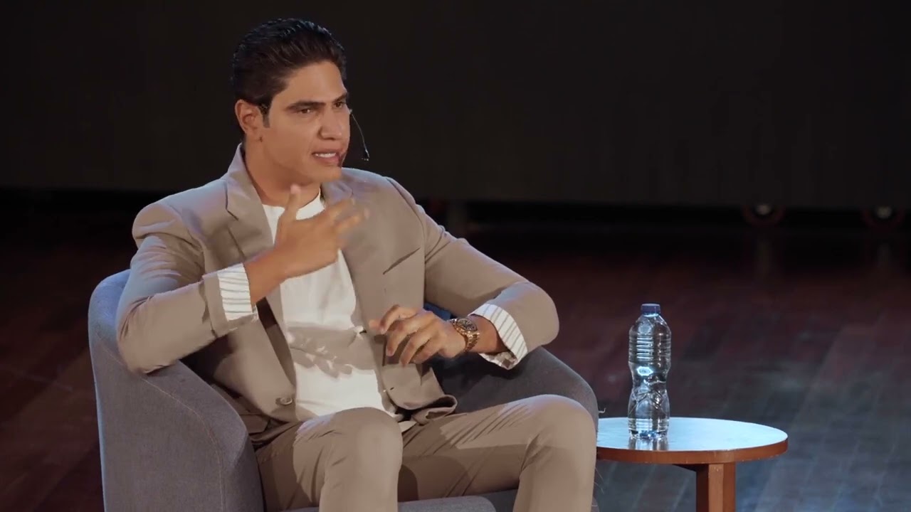 كلمة رائد الأعمال أحمد أبو هشيمة خلال ندوة الجامعة الامريكية ونصائحه للشباب عن النجاح وتطوير الذات