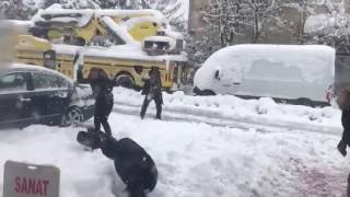 Karda Zordur Yürümek, It Is Difficult To Walk