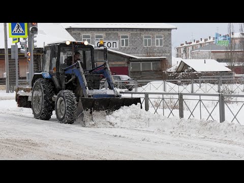 Уборкой снега в Шадринске заняты 3 подрядные организации.