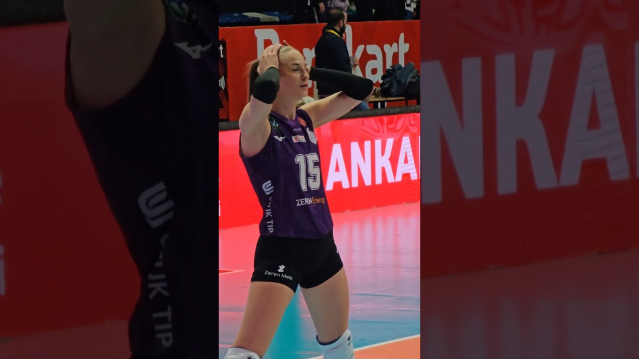 Come to Fenerbahçe Sing Together Aleksandra Uzelac 