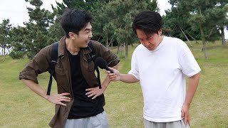 The Host Cries While Strangers Are Telling Jokes | Prank 请路人讲笑话，主持人却突然哭了起来...