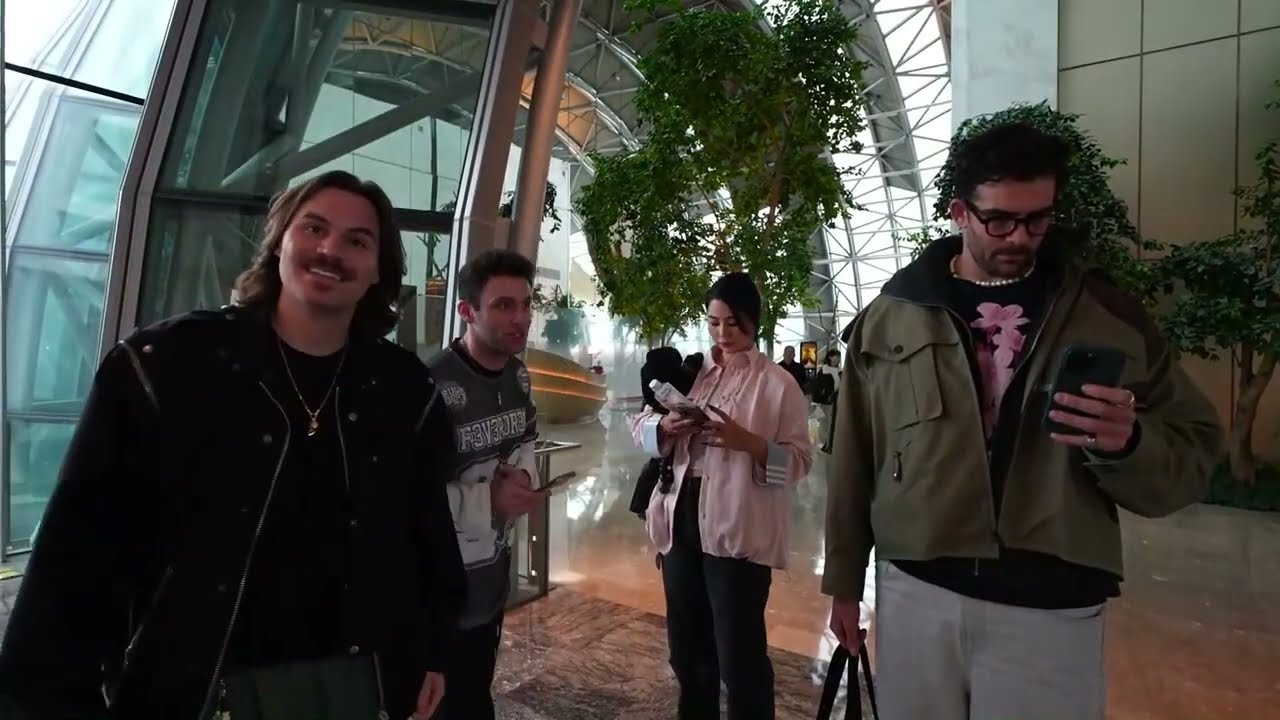 NOV/16/'25 /austinshow 'LIVE FROM CHINA WORKING IN A RESTAURANT / GOING TO THE CHINESE HOSPITAL'